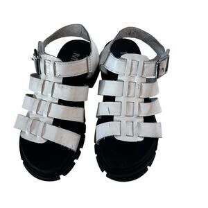 Mia sandals